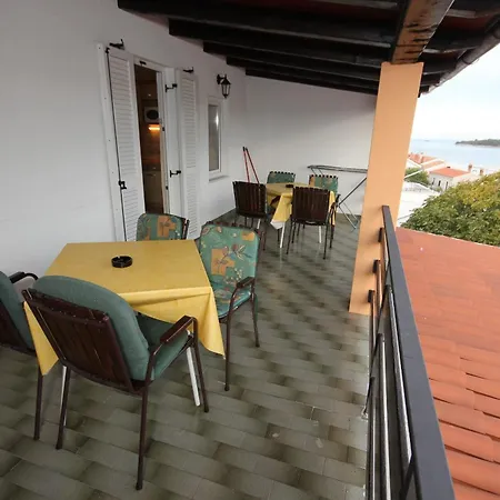 With A Parking Space Funtana, Porec - 7414 Apartamento Funtana